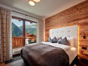 Chalet near Ski Lift with Garden