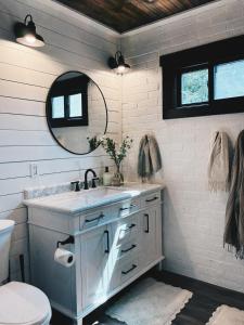 Hidden Meadow - rustic hideaway