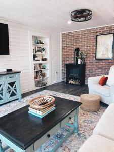 Hidden Meadow - rustic hideaway