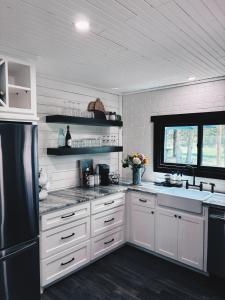 Hidden Meadow - rustic hideaway