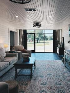 Hidden Meadow - rustic hideaway