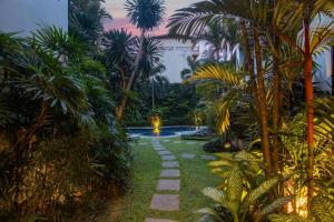 C233 Condo 650m Surin 1BR with Pool &Gym Prime Location