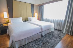 Ramada Plaza by Wyndham Bangkok Menam Riverside - 5-star hotels in Bangkok