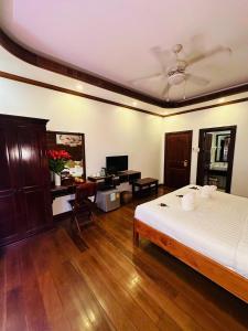 Mekong Charm Sunset River View