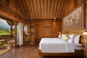 Devani Resort Sidemen