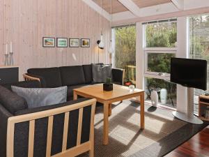 6 person holiday home in Hadsund