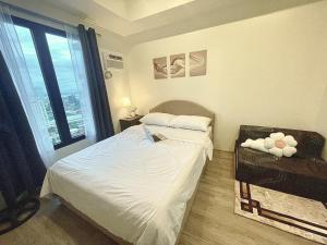 Modern Studio at The Median - Hi speed WIFI, Netflix & Prime, Near IT Park