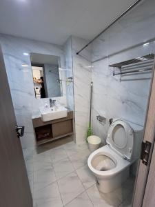 Chiang Mai the one C6 Vacation Apartment Super Value with swimming pool landscape Cooking Allowed