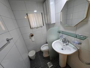 Hongdae Yeonnam Sushi Soi