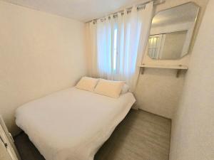 Hongdae Yeonnam Sushi Soi