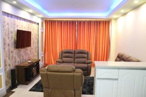 Smart elegant three bedroom apartment with fully equipped gym child play area proximity to shopping malls and great breathtaking city views