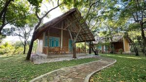 Lake Forest Holiday Resort