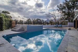 The Otters Oarsman Stanford Riverside Retreat