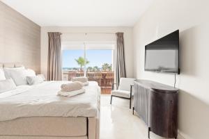 Amazing Sea Views Benahavis, Pool & Gym