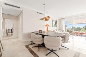 Amazing Sea Views Benahavis, Pool & Gym