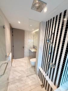 PANORAMIC SUITES at Eaton residence