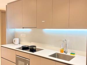 PANORAMIC SUITES at Eaton residence