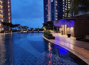 Studio Orchard Apartment Pakuwon Mall by ASH with wifi, Netflix, water heater