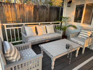 Sunset Lounge Guesthouse