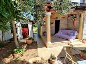 Holiday Home Sisan near Beach & Pool