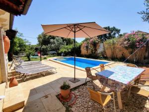 Holiday Home Sisan near Beach & Pool