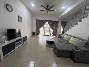 Alur Homestay Casa 4 Bedrooms