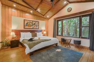 SaffronStays Zephyr