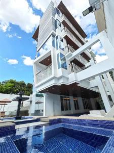 7BR Luxury Resort with Pool and Bar