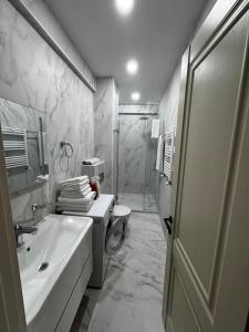 Old City, Avlabari Center