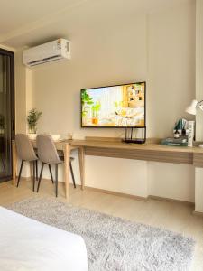 The Base Rise A Cozy Room near Central Phuket Studio Room Pool View