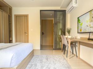 The Base Rise A Cozy Room near Central Phuket Studio Room Pool View