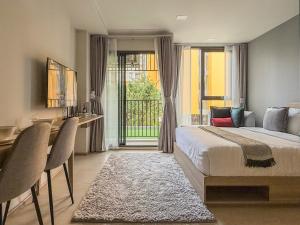 The Base Rise A Cozy Room near Central Phuket Studio Room Pool View