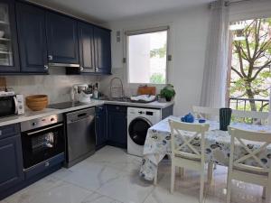 Very nice private Appartment 1 living room with sofa bed 1 bedroom 1 bathroom with toilet 1 Kitchen