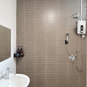 19# Cozy Muji Home with Wifi & Netflix - Mount Austin, JB