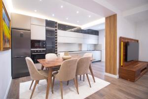 Luxury Hill Apartment