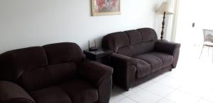 Apartamento de 2 quartos na beira mar para 8 pessoas, amplo com varanda, mercado 24 horas, farmacia e restaurante no próprio condomínio