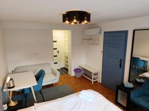 Naturální vinařství DVOREK - Penzion, Bistro & Wellness