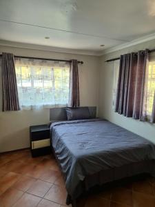 Bachelor Flat, Fiber Wifi, Close to UJ, Milpark
