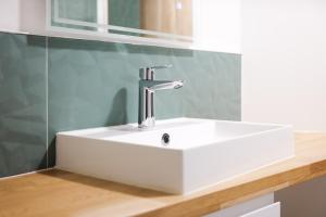 Studio entièrement rénové avec patio - 2 personnes