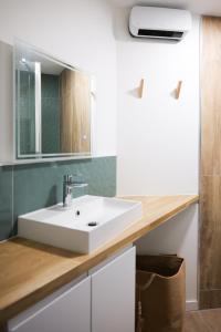 Studio entièrement rénové avec patio - 2 personnes