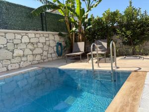 5 km to Alacati, Luxury Villa with Garden and Pool
