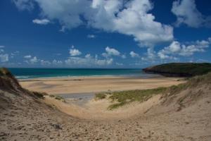 Pembrokeshire Near The Beach With A Heated Pool