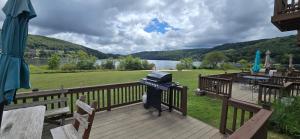 Cozy Condo- 3 bedroom lakefront condo with fireplace