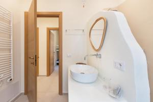 Casa Fenicia nellAntico Cortile in centro storico a SantAntioco