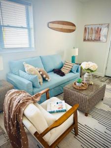 2 blocks from the beach in the center of town