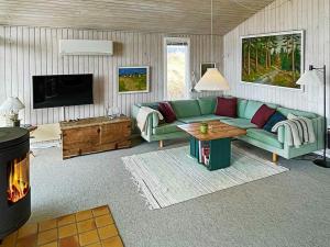 6 person holiday home in Løkken