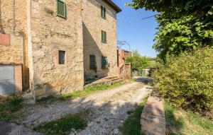 Stunning Apartment In Ville Di Corsano