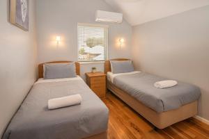 Beachside Retreat, WIFI, Kayaks, AC torooms