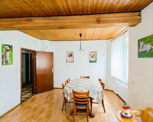 Ferienwohnung 1 mit Garten