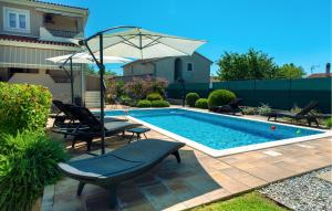 3 Bedroom Gorgeous Apartment In Pula